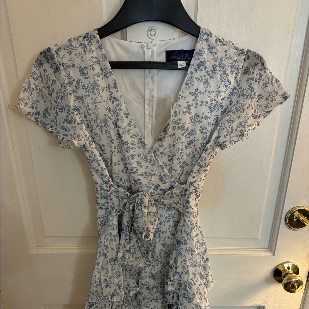Floral V-Neck Romper with tie waist